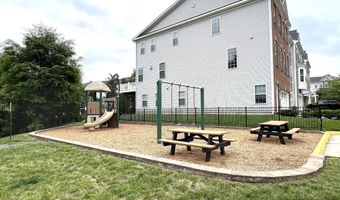 21491 WILLOW BREEZE Sq, Ashburn, VA 20147