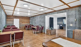 33 W Olive St, Aurora, MO 65605