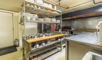 708 N MONROE St, Abingdon, IL 61410