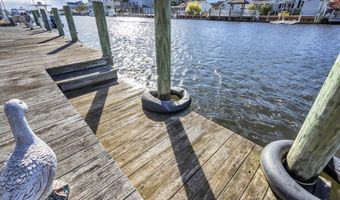 64 Harbor Inn Rd, Bayville, NJ 08721