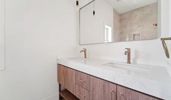 90 E 27TH St, Bayonne, NJ 07002