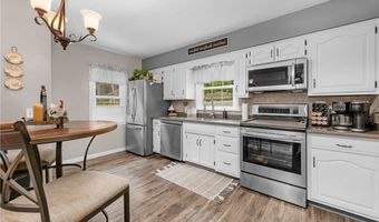 984 Cleveland Ave, Amherst, OH 44001