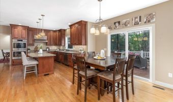 74 Settlers Ct, Bedford, NH 03110