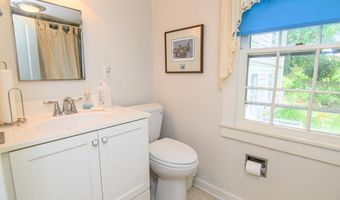 23613 FRONT St, Accomac, VA 23301