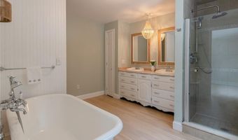 122 Sylvan Dr, East Greenwich, RI 02818