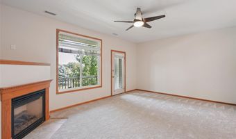 503 Maggie Ln, Altoona, IA 50009