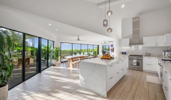 557 Kupulau Dr, Kihei, HI 96753