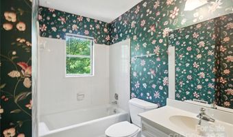 2011 E Barden Rd, Charlotte, NC 28226
