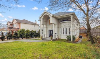 16 Arleigh Dr, Albertson, NY 11507