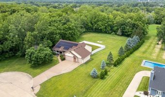 325 WOODLAND Dr, Andalusia, IL 61232