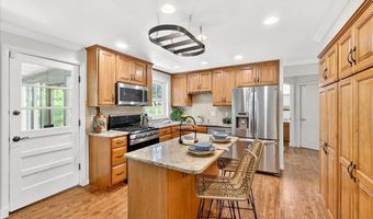 291 Oak Path Ct, Ballwin, MO 63011