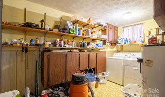 1306 Fork Mountain Rd, Bakersville, NC 28705