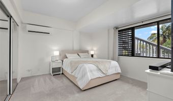 1789 Laukahi St, Honolulu, HI 96821