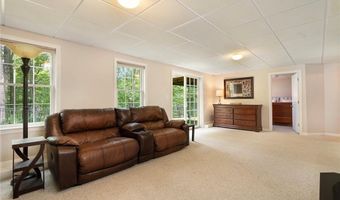 4 Morning Star Ct, Lincoln, RI 02865