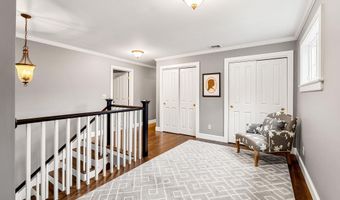 17 Canterbury Ln, Bedford, NH 03110