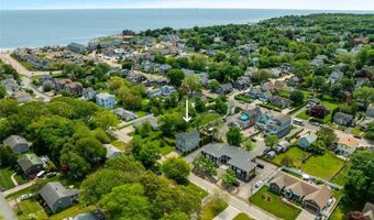 36 Wanda St, Narragansett, RI 02882