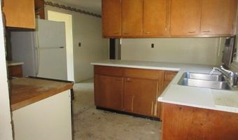 29 Hutchinson Dr, Augusta, ME 04330