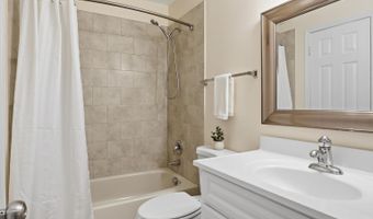 2410 S WALTER REED Dr 2, Arlington, VA 22206