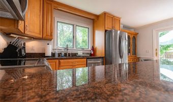 10 Cross Rd, Narragansett, RI 02882