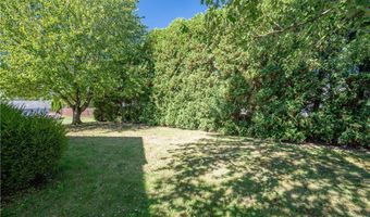 6488 S Timberidge Dr, Austintown, OH 44515