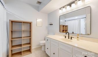 1 Glen Cove Rd, Arden, NC 28704