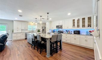 404 BROADVIEW Ave, Altamonte Springs, FL 32701
