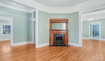 17 E 33rd St, Savannah, GA 31401