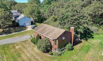 5 River St, Newmarket, NH 03857