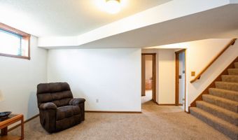 800 Scenic View Blvd, Altoona, IA 50009