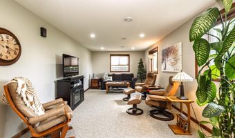 2111 Robins Nest SE, Alexandria, MN 56308