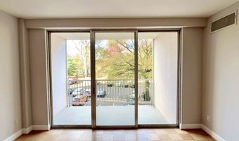 4977 BATTERY Ln 1-311, Bethesda, MD 20814