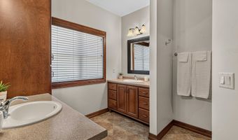 6622 N Kurey Dr, Appleton, WI 54913