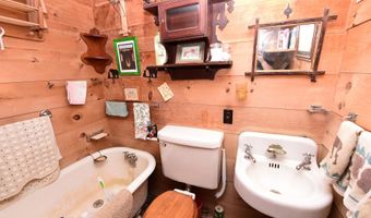211 High St, Albany, NH 03818