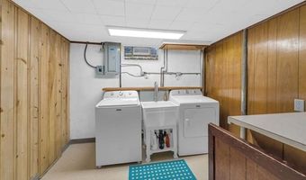 17543 Brody Ave, Allen Park, MI 48101