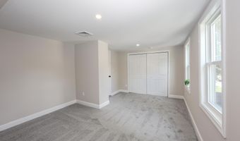 32 Raymond Rd, Auburn, NH 03032