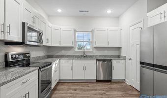 314 Creekside Dr, Albertville, AL 35950