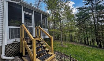 131 Pine Cir, Bennington, VT 05201