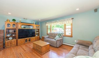 10 W Shore Dr, Alloway, NJ 07462