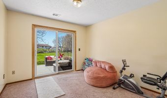 8582 134th St W, Apple Valley, MN 55124