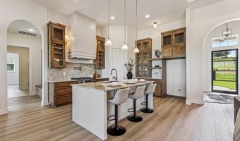 1066 Kingsley Ct, Weatherford, TX 76087
