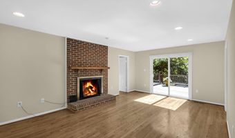 2206 FORT WARD Pl, Alexandria, VA 22304