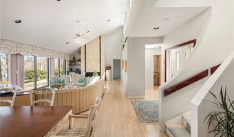 125 Woodruff Ave, Narragansett, RI 02882