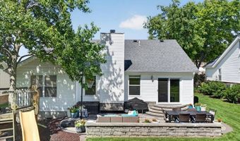 918 Claybend Dr, Ballwin, MO 63011