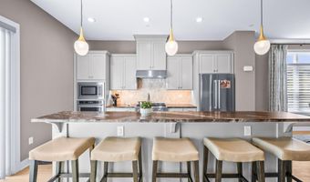 31 Valiant Ct, Middletown, NJ 07748