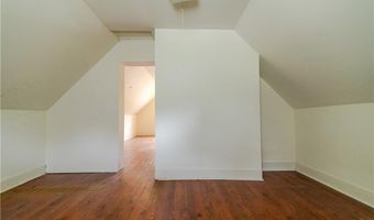 1017 S 5th St, Atchison, KS 66002