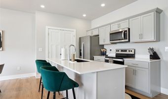 137 Wilder Ln, Ames, IA 50014