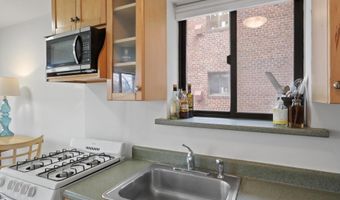 1581 N COLONIAL Ter 201-X, Arlington, VA 22209