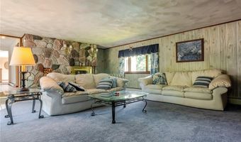 9 Apache Ln, Cumberland, RI 02864