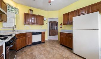 84 CHAIN Blvd, Bayville, NJ 08721