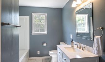 5163 Forrest Ave, Bay St. Louis, MS 39520